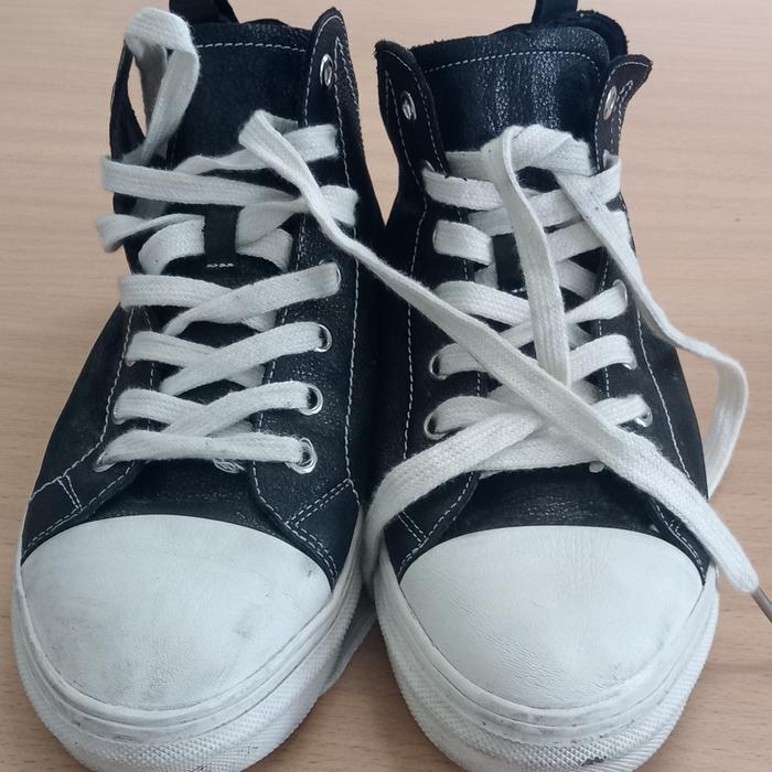 sepatu second import ala supreme