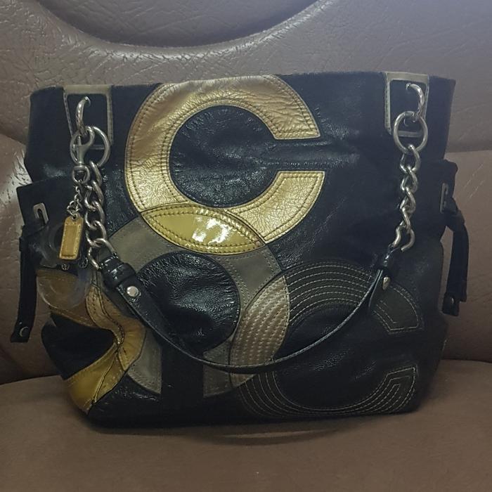Coach patent leather shoulder bag + bag charm