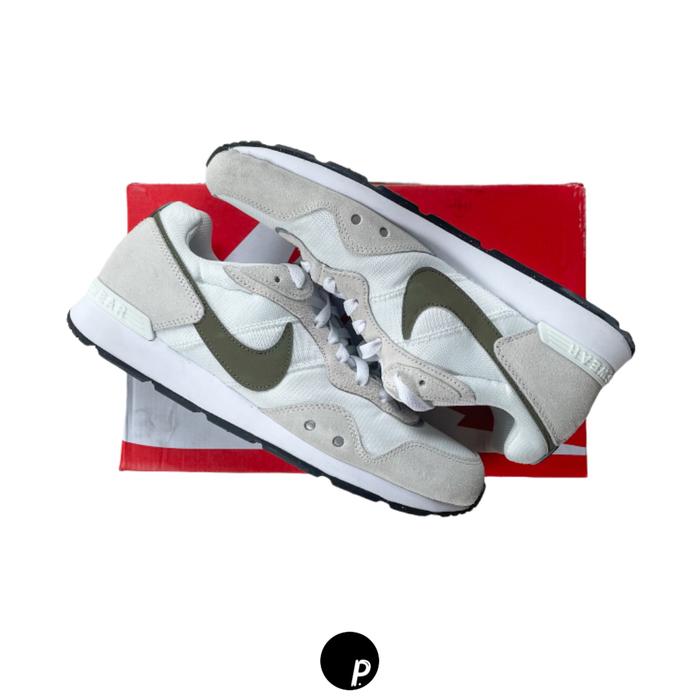NIKE VENTURE RUNNER MEDIUM OLIVE