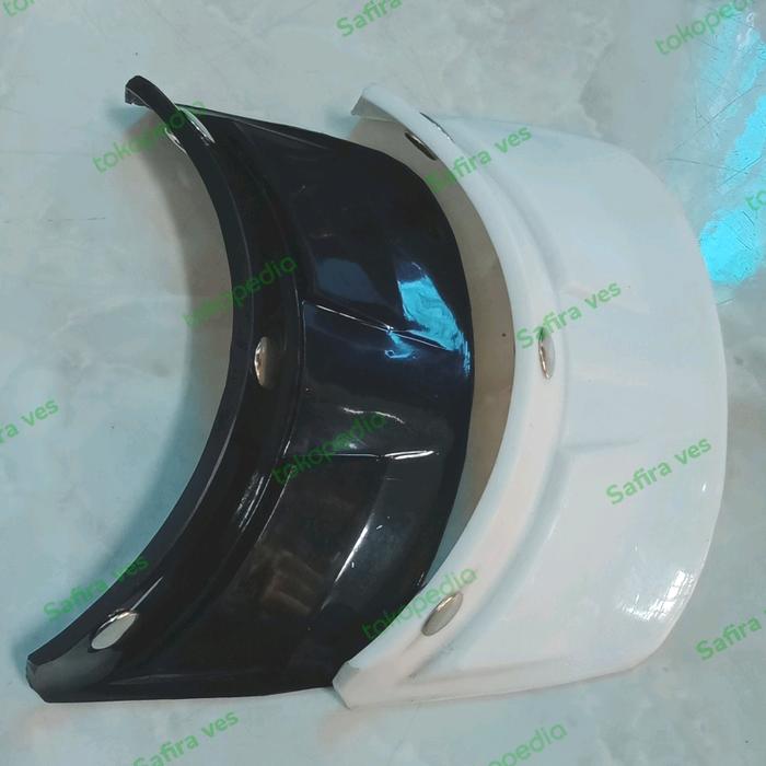 pet topi hlem Bogo hitam dan putih
