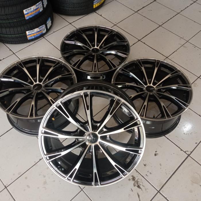 Velg Mobil Bekas Ring 18 TAKIKAWA HSR R18X8 Lubang 5 ET35