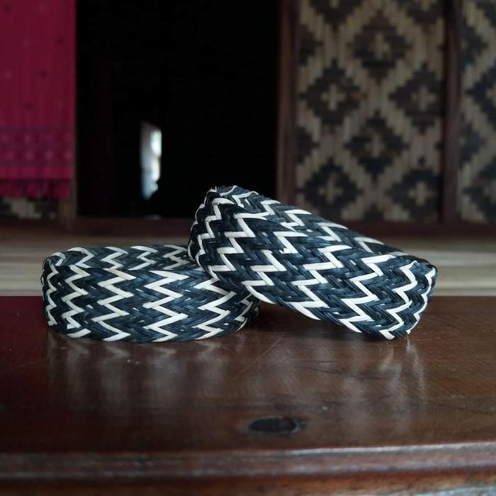 gelang rotan khas baduy