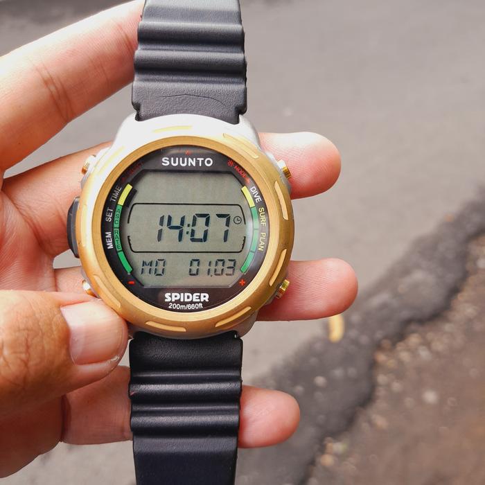 Jam tangan pria second original suunto spider