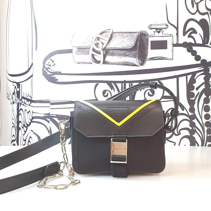 New Givenchy flap sling bag small leather Yello stripe 18x 13x 6 cm