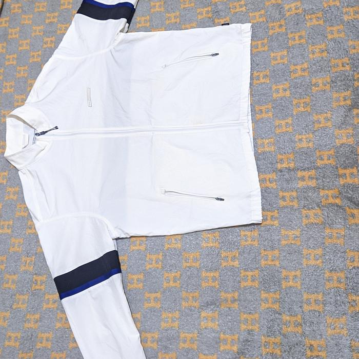 jaket who au original second warna putih garis biru hitam size XL