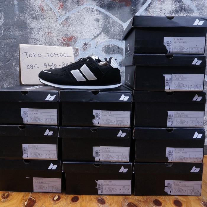 Macbeth FISCHER Black White