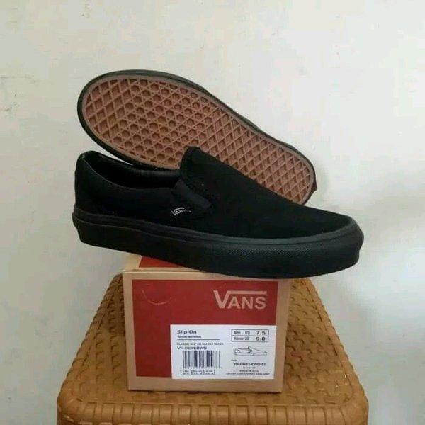SEPATU PRIA SLIP ON VANS FULL BLACK SEPATU WANITA SEKOLAH HITAM POLOS