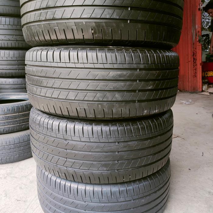 Ban Goodyear Efficient Grip 235 50 R18
