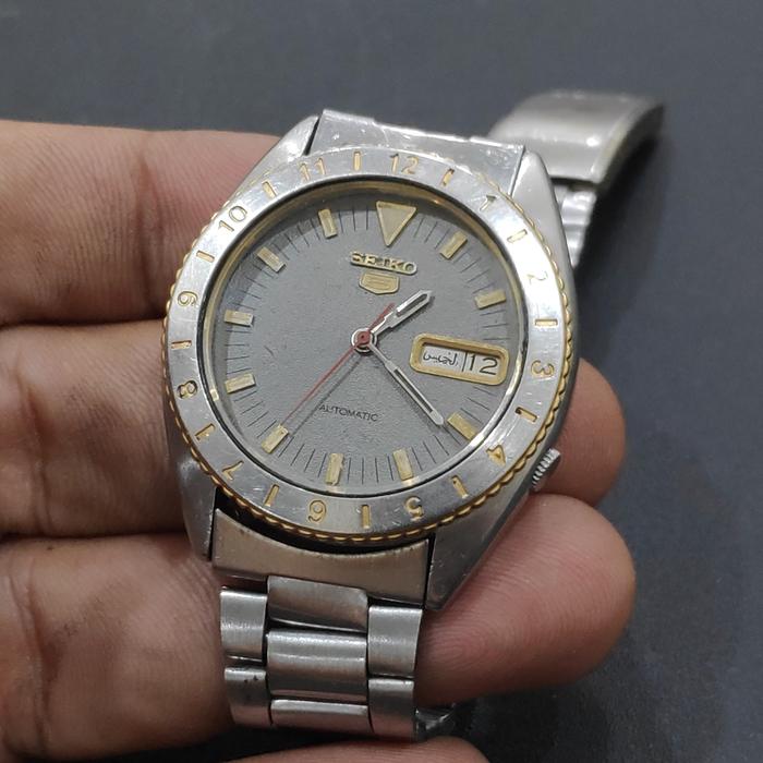 SEIKO 5 17J REF. 7009-3040 Circa 1980 DIAL TEXTURE