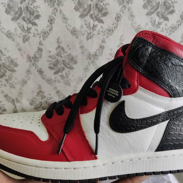 AJ1 OG Chicago Satin Snake