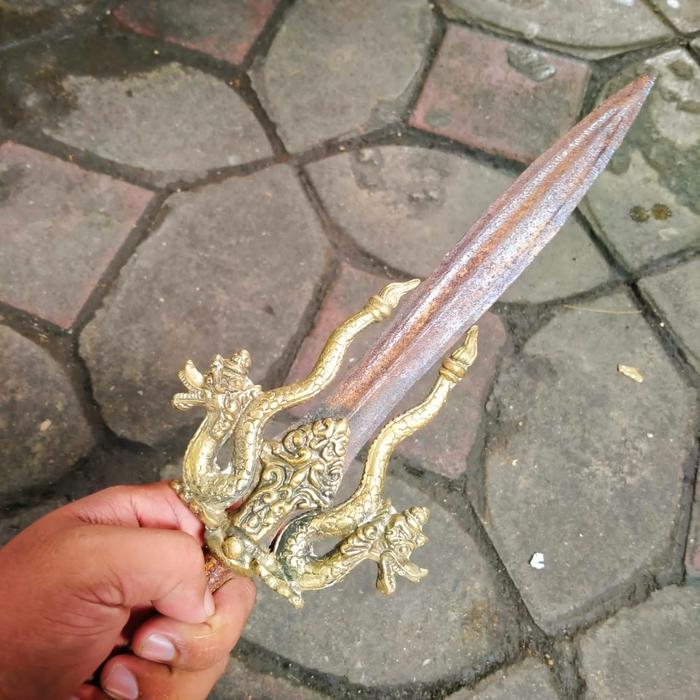 Tombak Kinatah Naga Kembar Antik dan Istimewa
