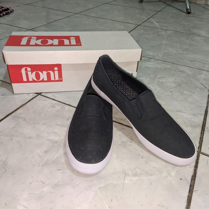 Sepatu flat shoes fioni hitam size 39
