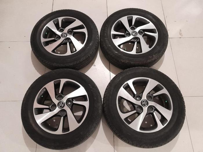 Velg Mobil Ori Bekas Avanza Veloz R15 Hole 4 x 114 Ban Layak Pake Saja