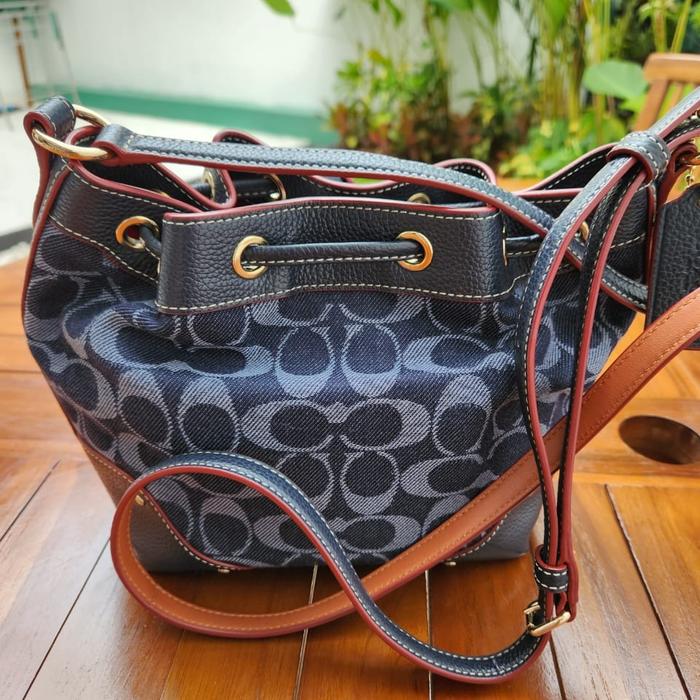 coach bucket bag original