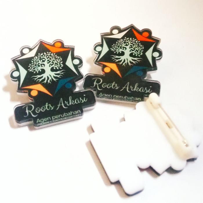 Pin Bahan Akrilik