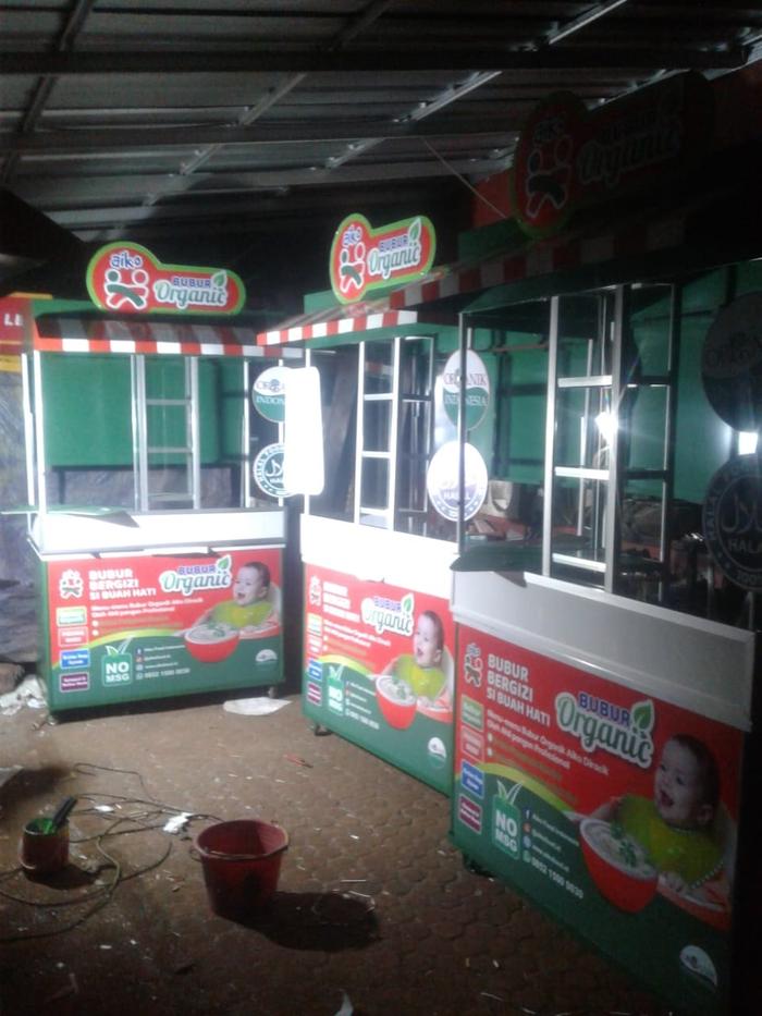 Booth besi Bubur Bayi