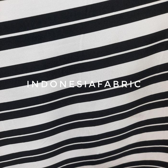 Kain Shakila motif salur bahan gamis tunik hijab pashmina jilbab hitam