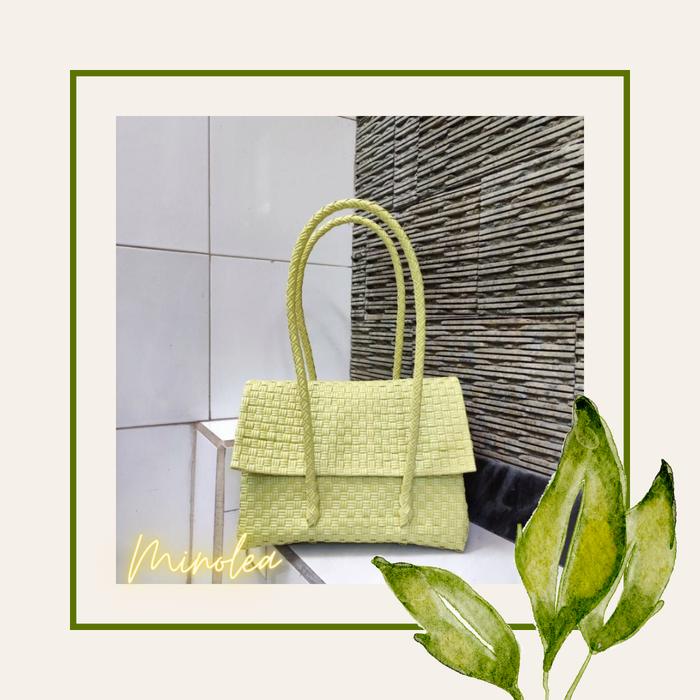 Tas Anyaman Jali Premium Petty Tutup Magnet M Ungu Muda