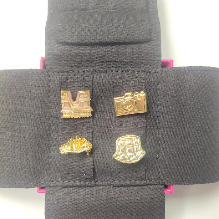 Buttonscarves Brooch
