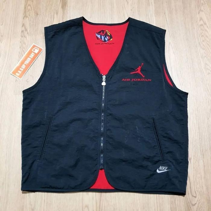 VINTAGE NIKE AIR JORDAN VEST • REVERSIBLE