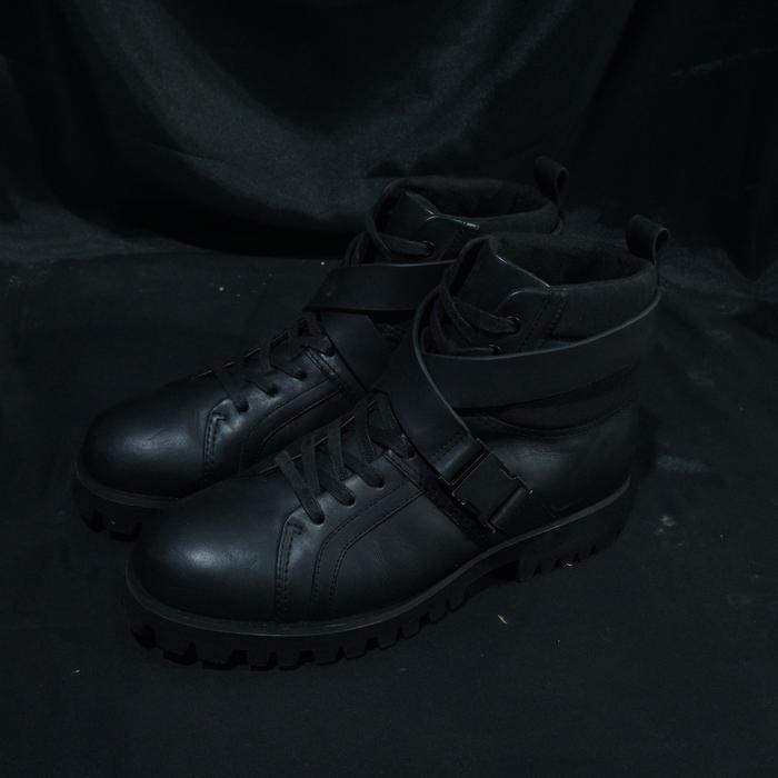 Sepatu boots black barrett by neil barrett bukan original bekas