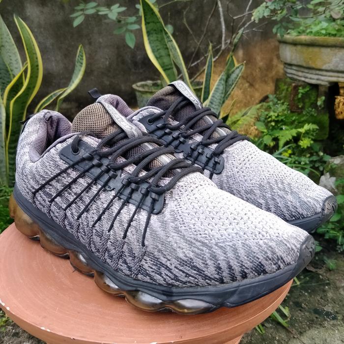 Sepatu Second Sneakers Brand Xtep Size 43 Insole 27 cm