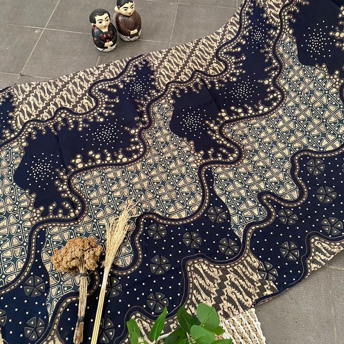 Kain Batik Solo cabut bintik bintik
