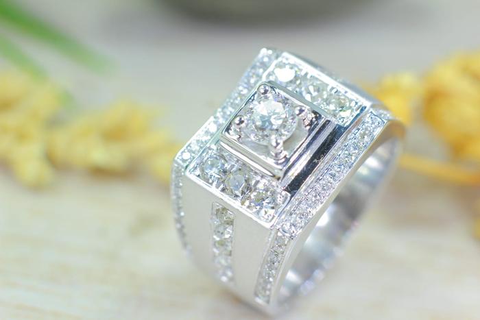 cincin emas putih berlian putih pria