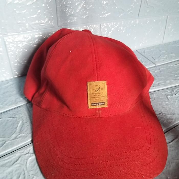 Topi Arnaldo Bassini warna merah second import bekas