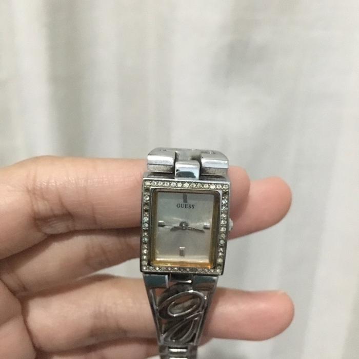 Jam tangan wanita branded guess (preloved)