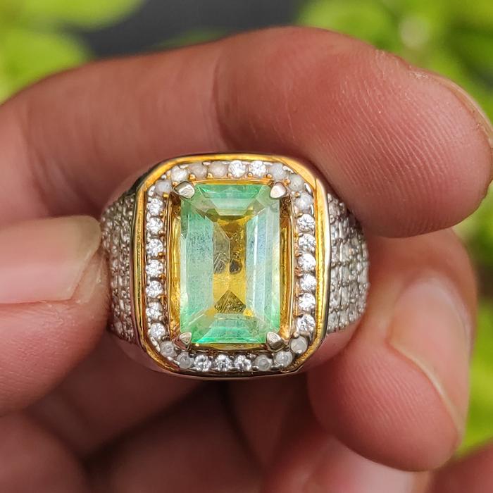 NATURAL EMERALD BERYL [ZAMBRUD] // Memo By CGL