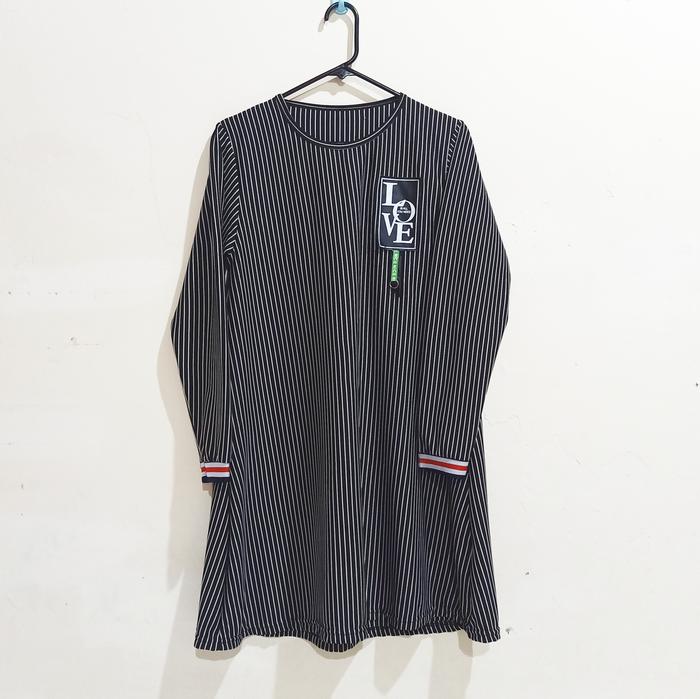 Tunik Wanita Lengan Panjang Motif Garis Hitam Putih Bahan Stretch Adem