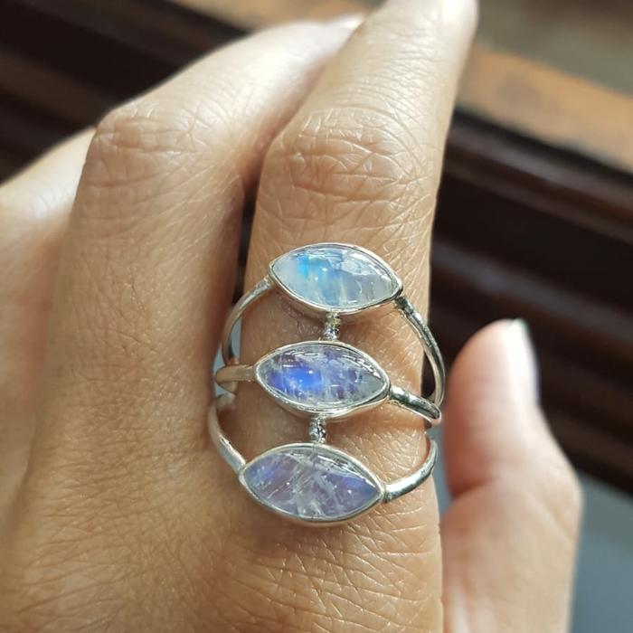 Cincin Perak 925 Batu 3 Rainbow Moonstone