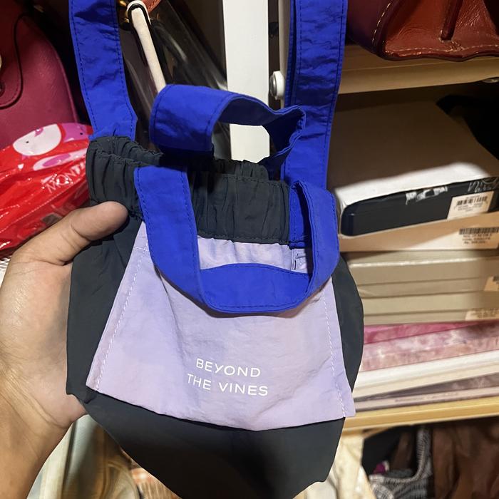 Beyond the vines micro preloved