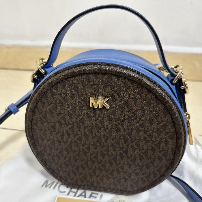 Michael Kors Delaney Medium Canteen Messenger Crossbody