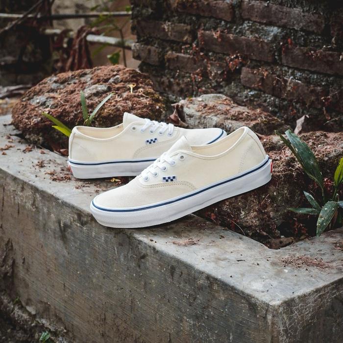 Authentic Pro Skate Off White