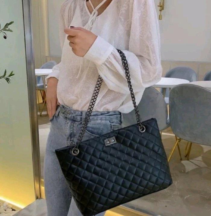 TOTE BAG MILEY KUNCI PUTAR UI