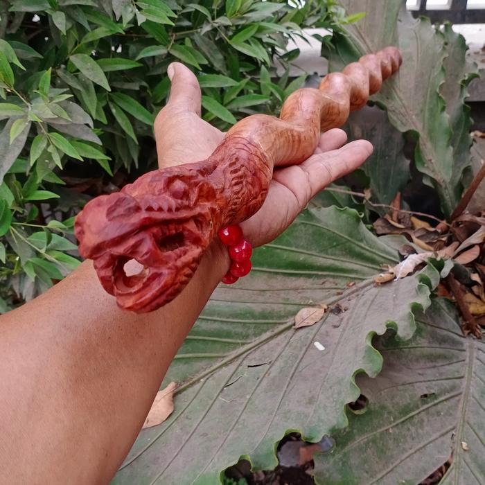 tongkat jalan kayu setigi liuk liuk ukir naga