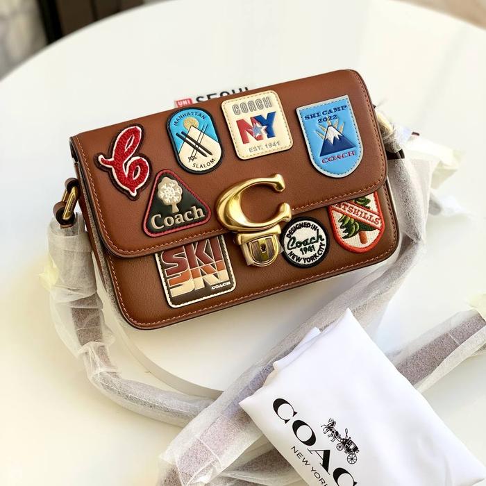 Tas Couch Studio Shoulder Bag 19 With Patches Style No. C8078
