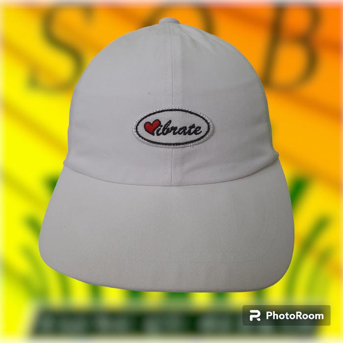 Topi Vibrate Putih