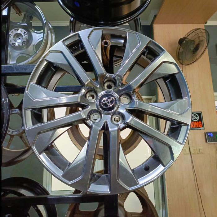 Velg Standart INNOVA ZENIX TYPE Q R18X7,5 ET 45 HYPER BLACK