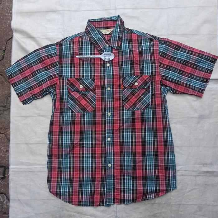 LEVIS RED TAB kemeja merah tua kotak japan market size M fit L lokal