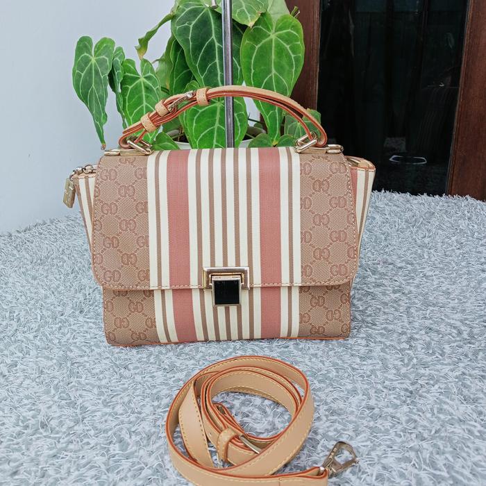 Preloved Tas branded Magnolia Top handle bag Wanita