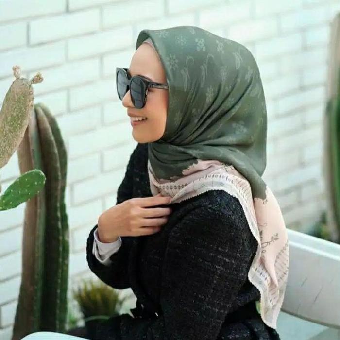 HIJAB SEGI EMPAT VOAL MOTIF SIGNA HIJAU BOTOL KERUDUNG JILBAB TERBARU