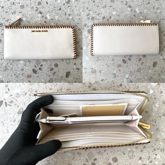 MK Jet Set Travel L Logo Quarter Zip Wallet