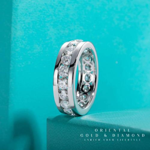 Moissanite : 4mm Wedding Band Eternity Band Ring For Men Women Jewelry