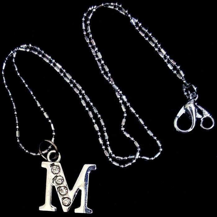 Kalung Huruf M