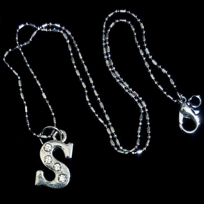 Kalung Huruf S