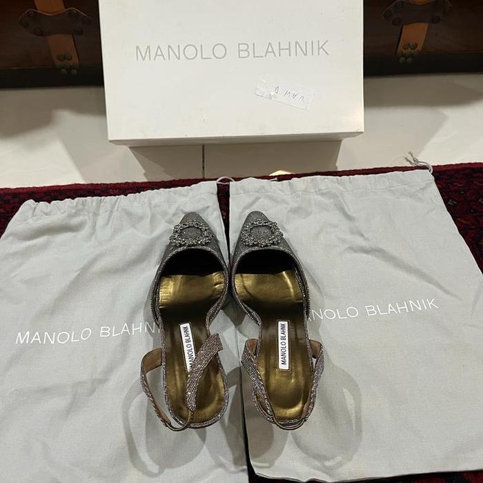 manolo blahnik hangisi slingback heels