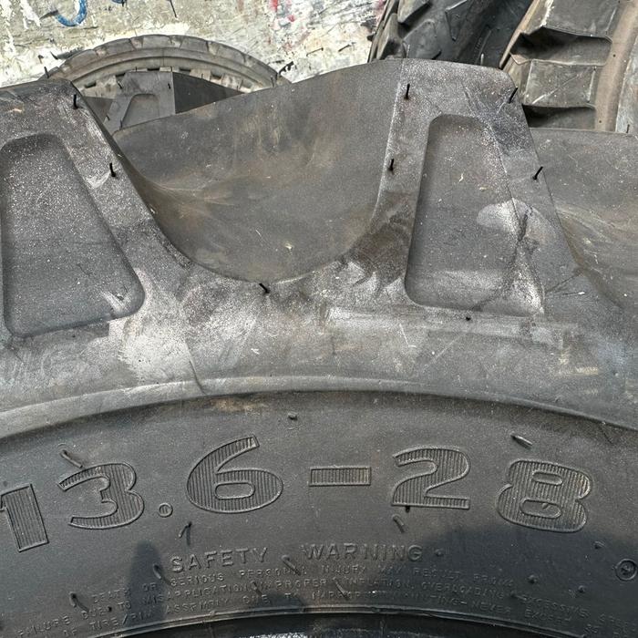 Ban Traktor 13.6-28 GOODYEAR R1